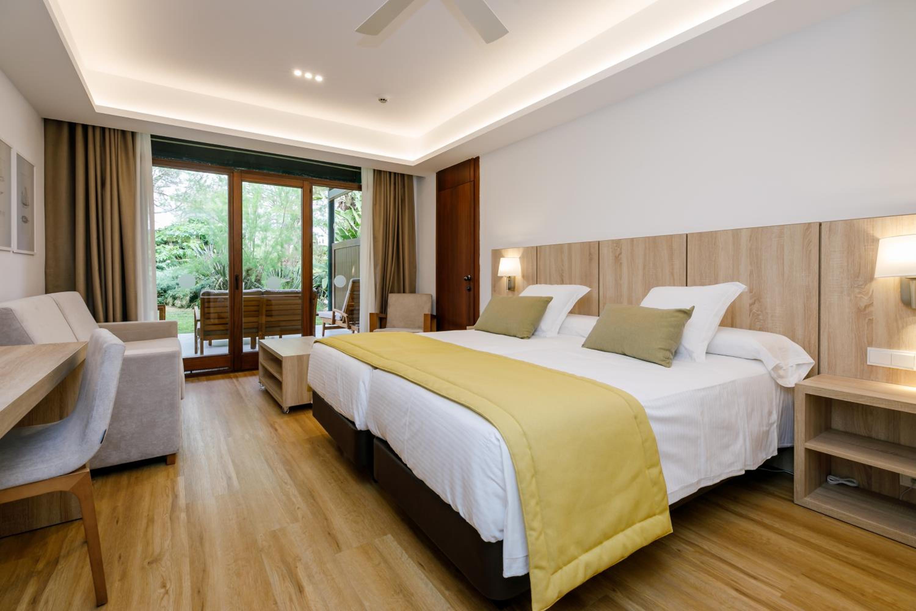Village, Twin Beds, Private Garden