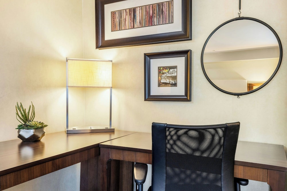 Crowne Plaza Dallas Near Galleria Addison 11/55