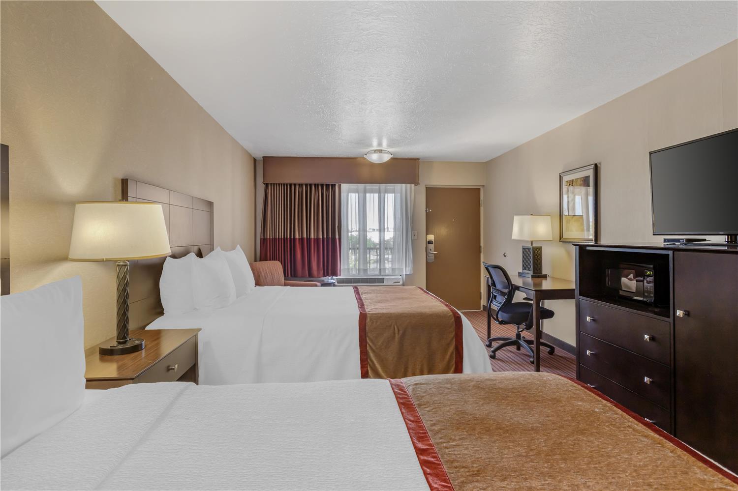 غرفة بسريرين كوين، Best Western Plus Cedar City 2/4