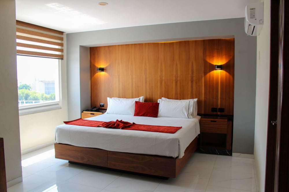 Hotel Dali Ejecutivo 18/86