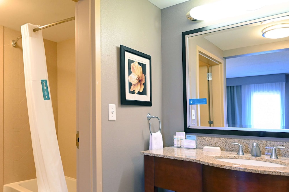 Hampton Inn Suites Smithfield 5/31