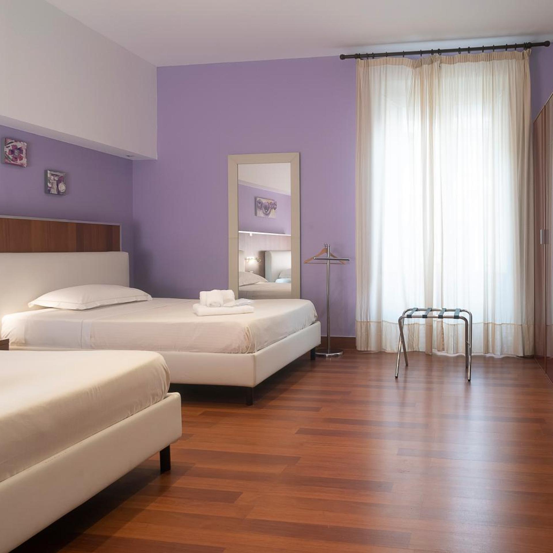 EXECUTIVE, DOUBLE OR TWIN BED
