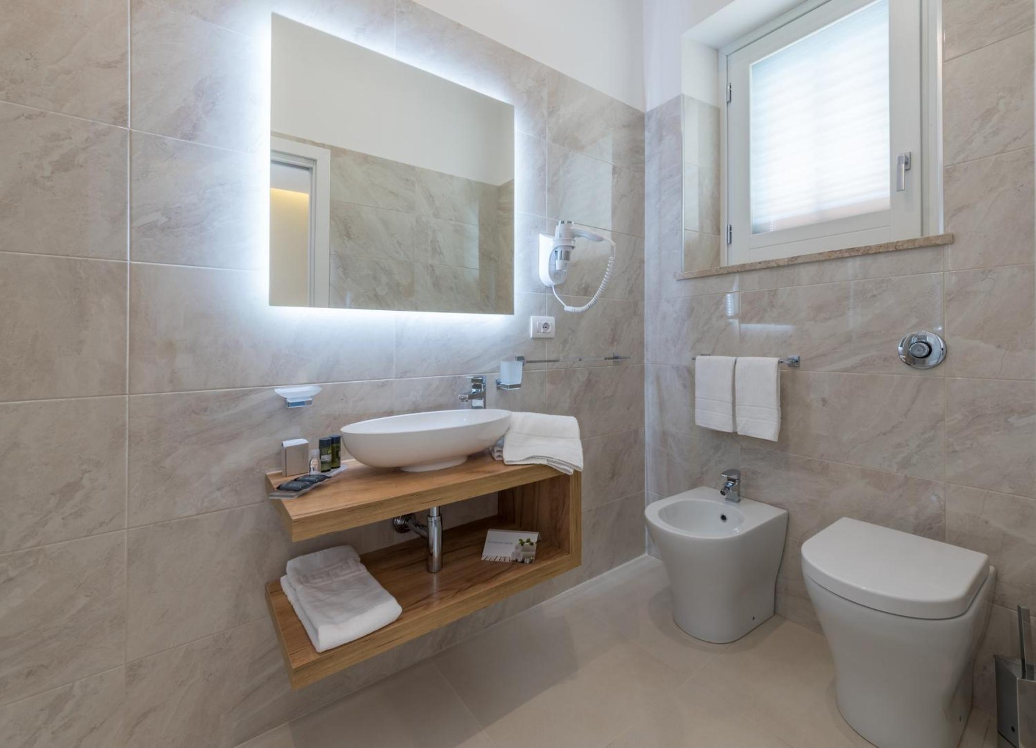 Artemide Hotel 50/50