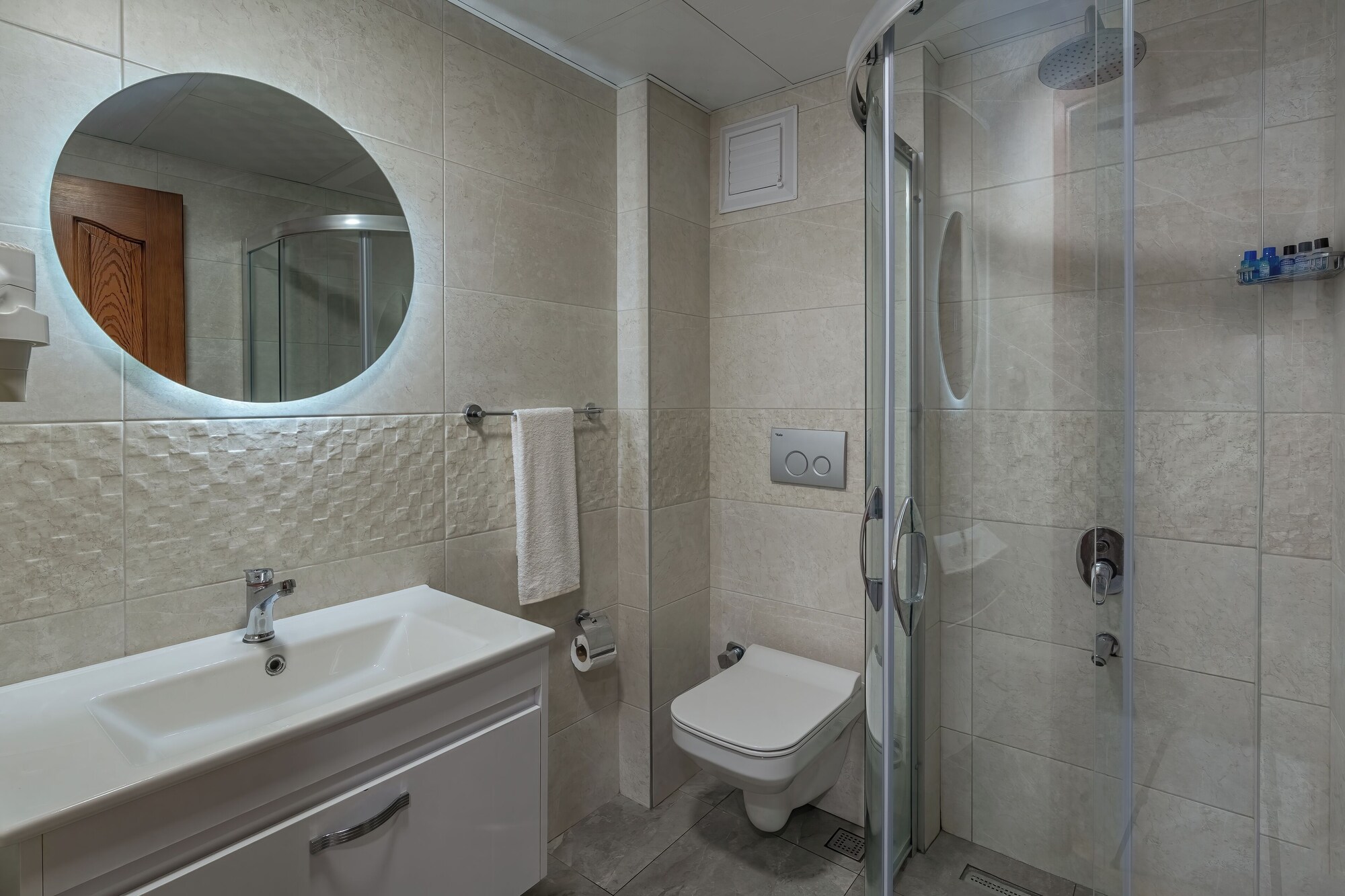 شقة عائلية بسرير فردي بإطلالة على الحديقة بغرفة نوم واحدة مع أريكة، Rosy Suites Hotel 8/9