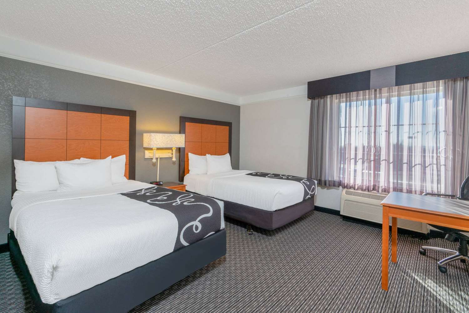 La Quinta Inn Suites Pueblo 26/48