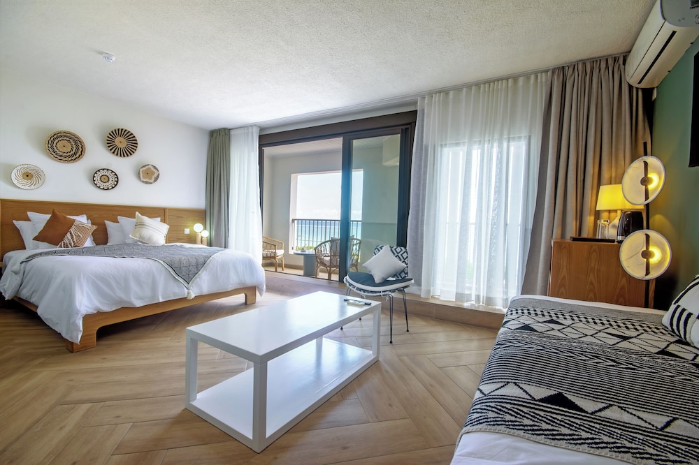 Go Sun Beach Hotel 12/38