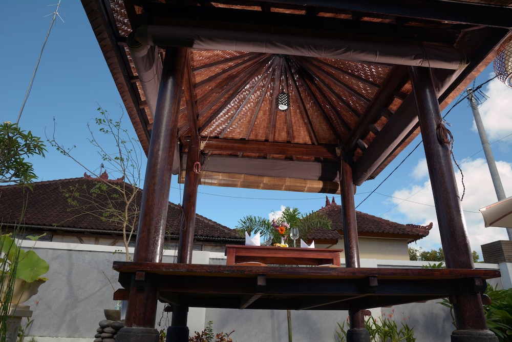 Kubu Garden Guest House 8/73