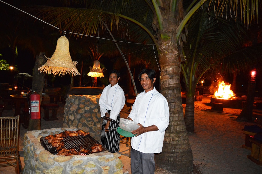 Palm Beach Bungalow Resort 38/66