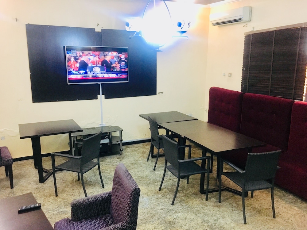 Topaz Luxury Suites & Apartments 23/40