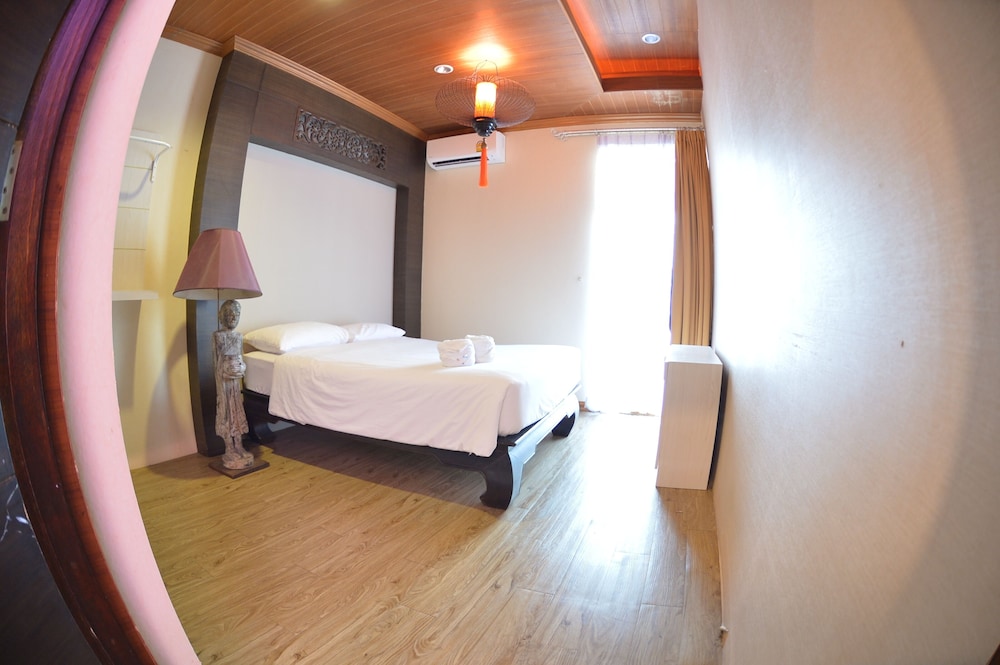 Pratamnak Villa 14/100