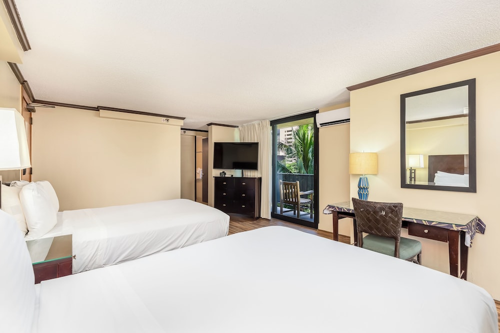 Castle Bamboo Waikiki 21/73