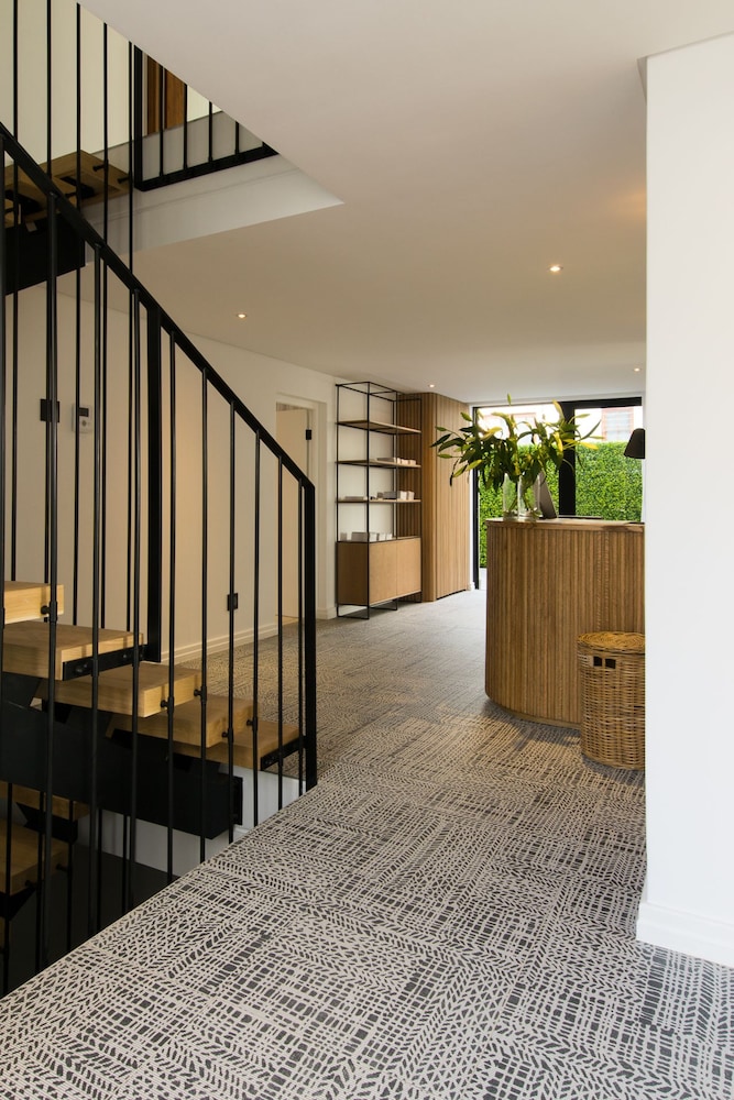 Central Beach Villas 24/28