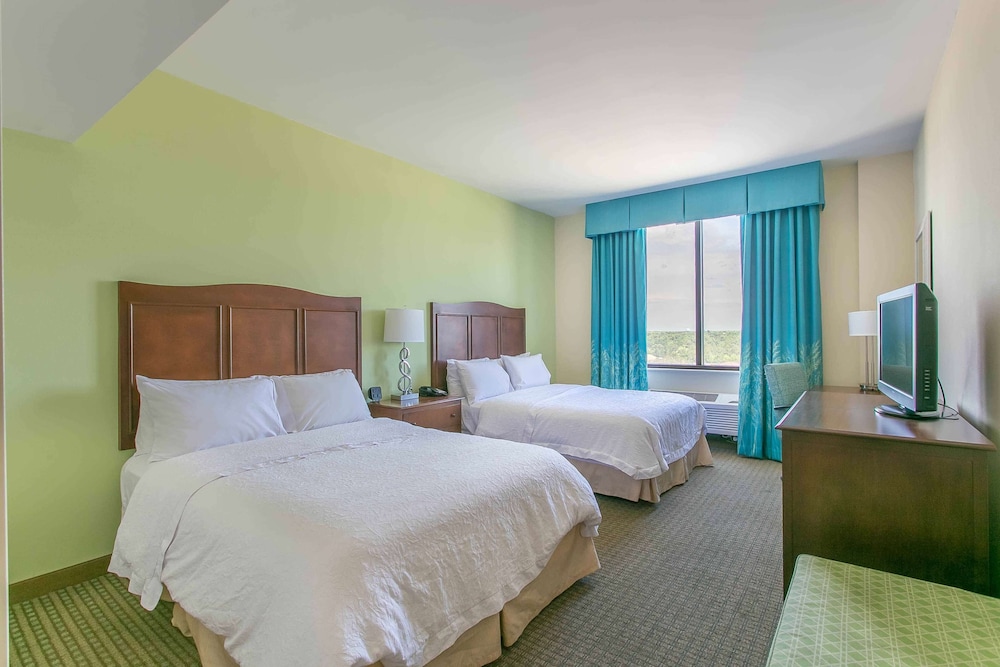 Hampton Inn Suites Orange Beach Gulf Front 25/76