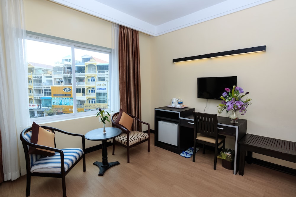Paradise Hotel 23/32