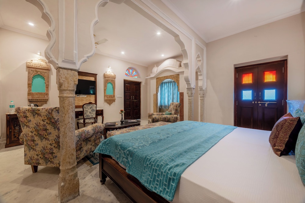 ROYAL, HERITAGE, SUITE