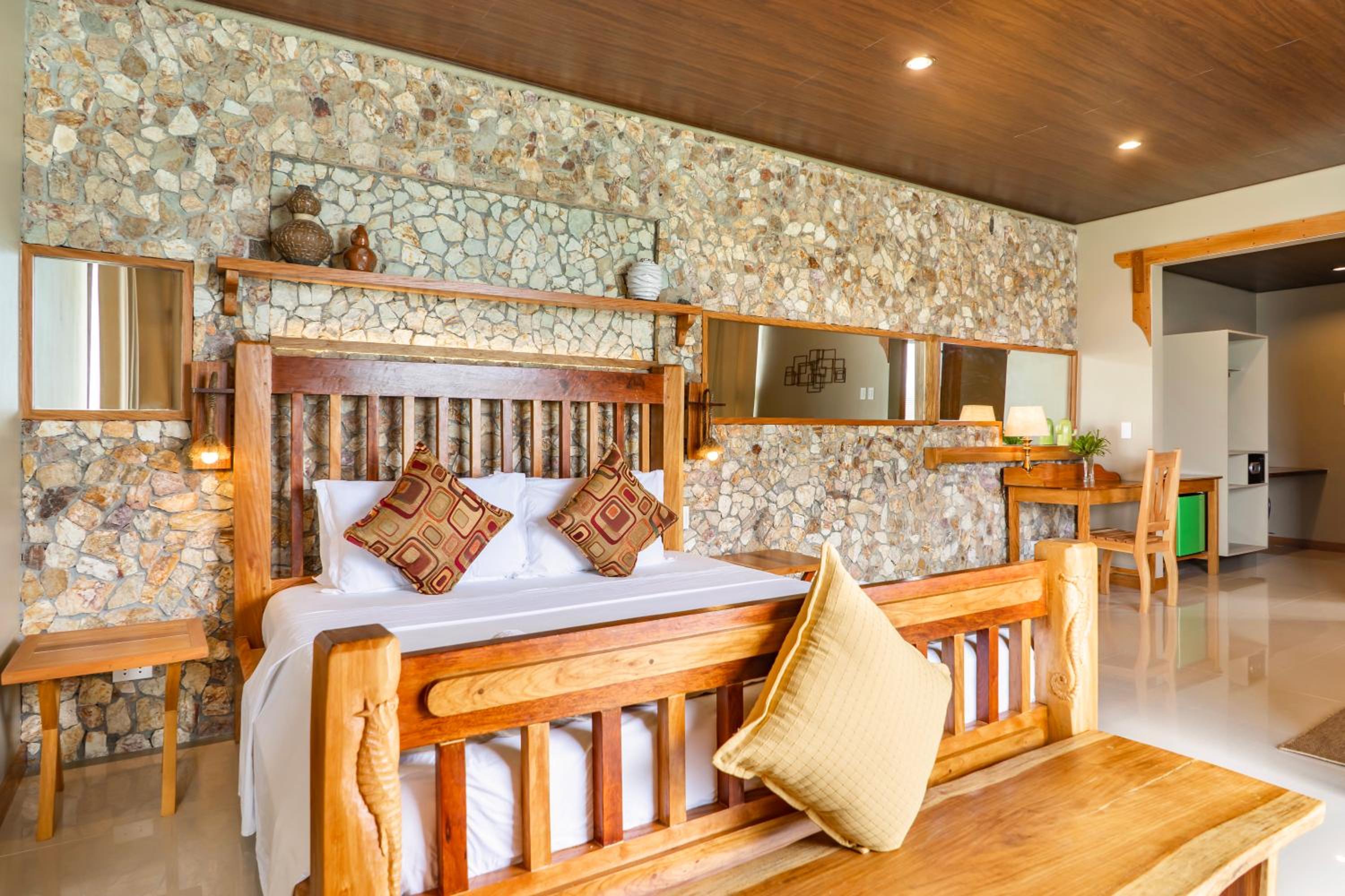 Suite, King Bed