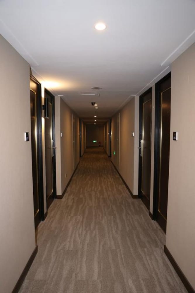 Dalian Royal Hotel 19/24