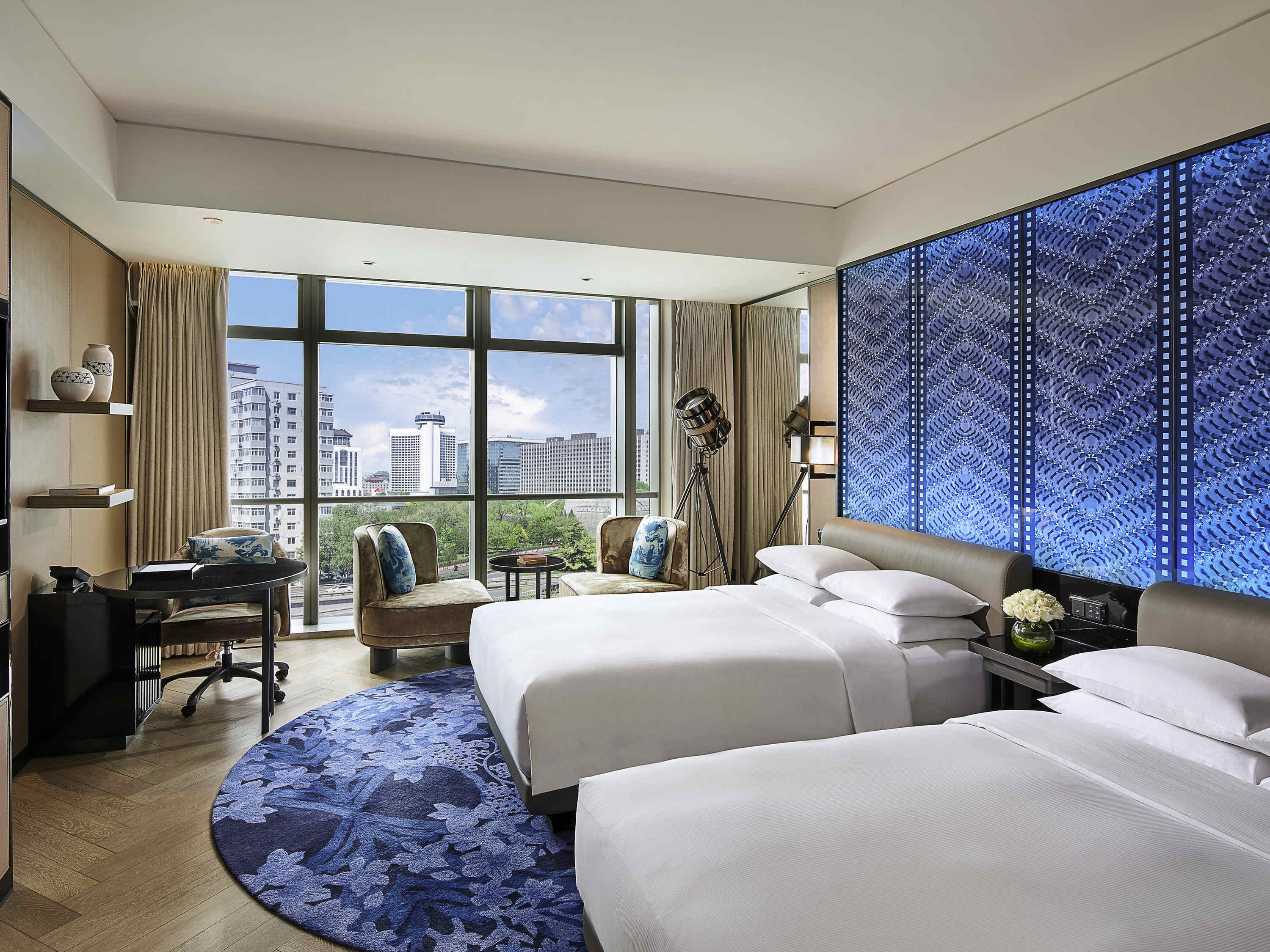 CLUB, LUXURY, TWIN BEDS