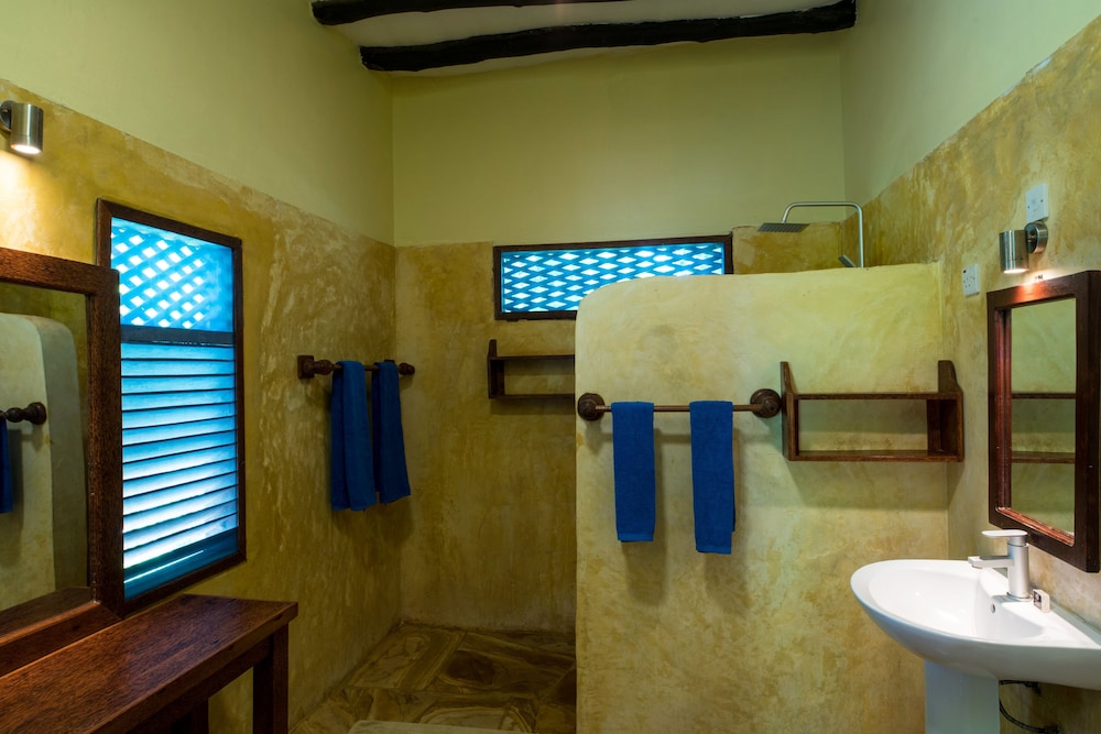 ROOM, DOUBLE BED, BEACH FRONT