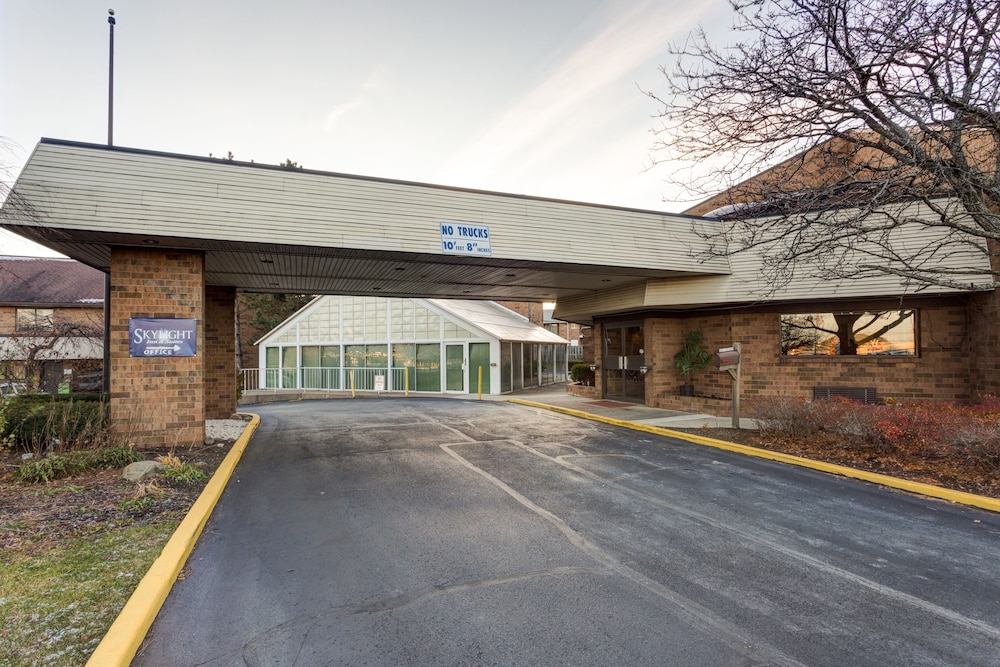 Travelodge Cleveland/Willoughby 28/29