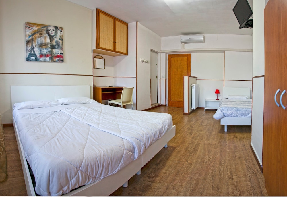 Hotel Riviera 18/62