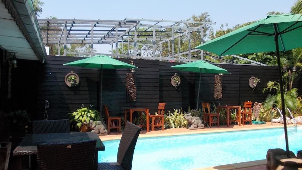 Country View Resort 11/50