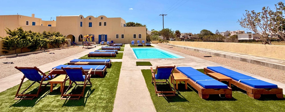 Irigeneia Hotel 64/71