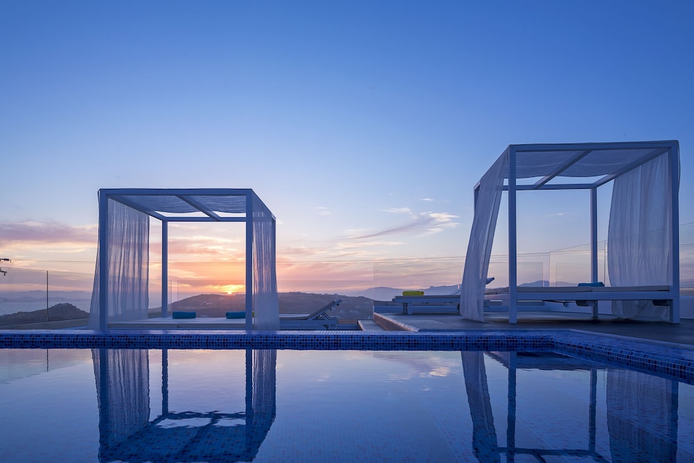Colours Of Mykonos 59/65
