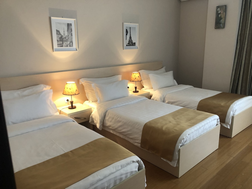 Hotel Aisi 8/50