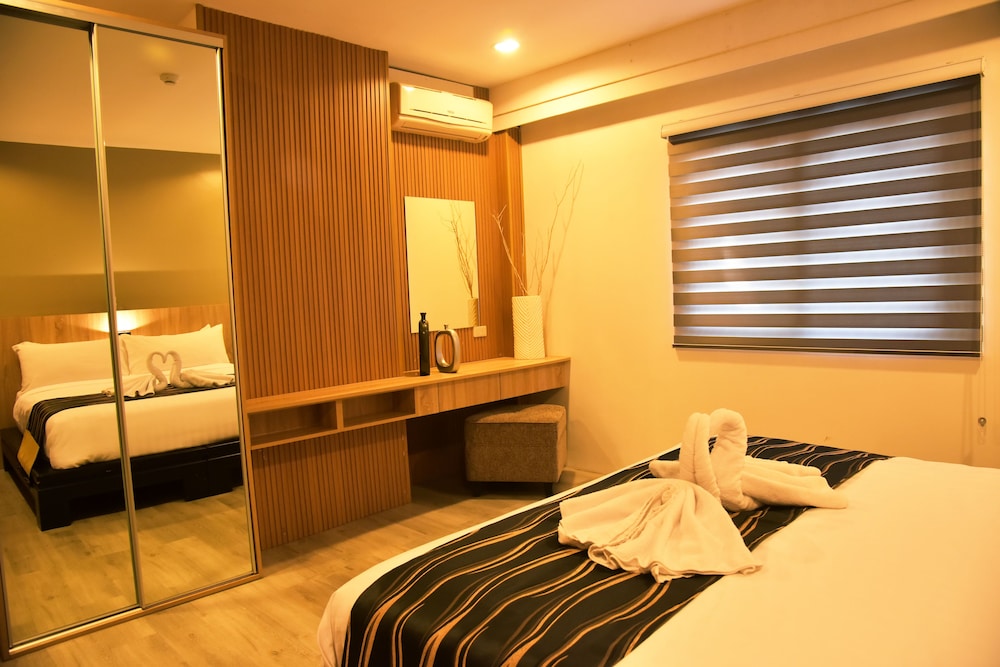 Forest Crest Nature Hotel and Resort Powered by ASTON (ex Chateau Royale Sports and Country Club) 35/77