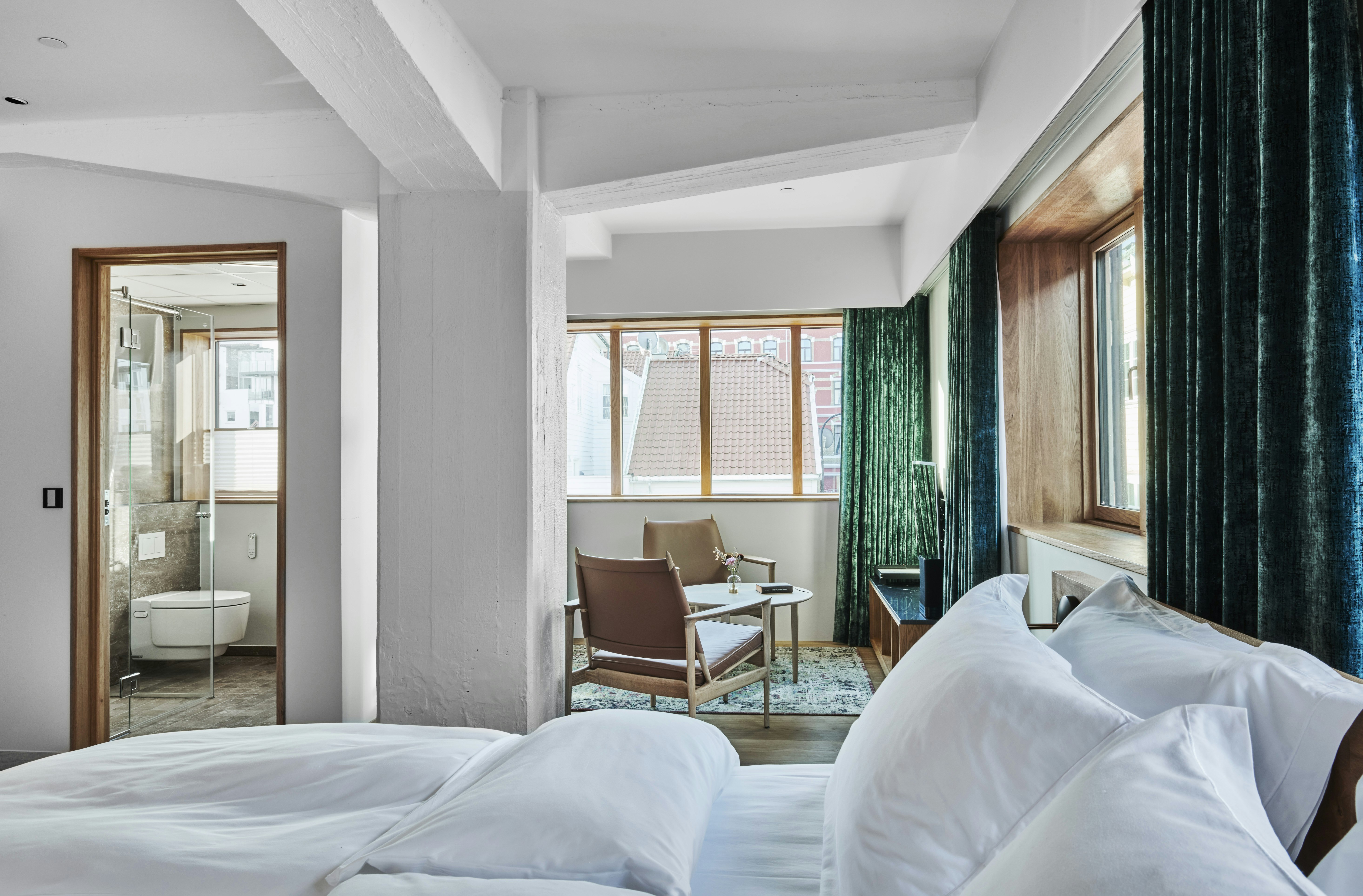 Deluxe, Double Bed