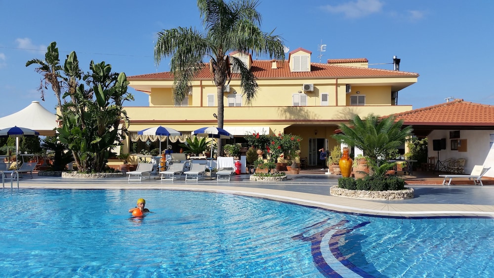 Hotel Damanse 3/50