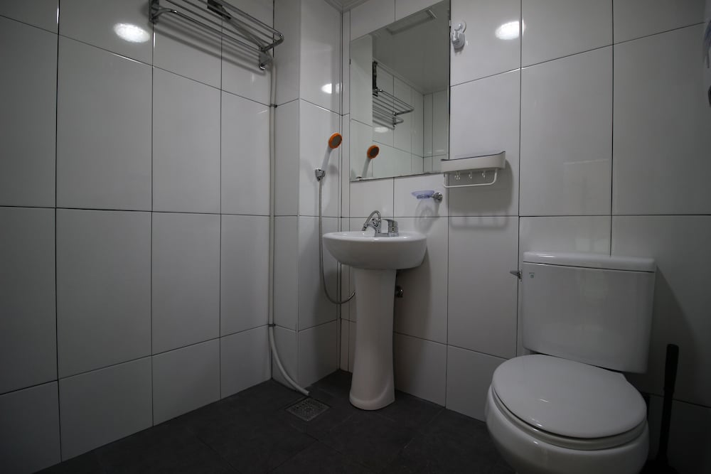 غرفة عائلية رباعية بسرير كوين وسريرين منفصلين، Bunk Guest House - Hostel 3/3