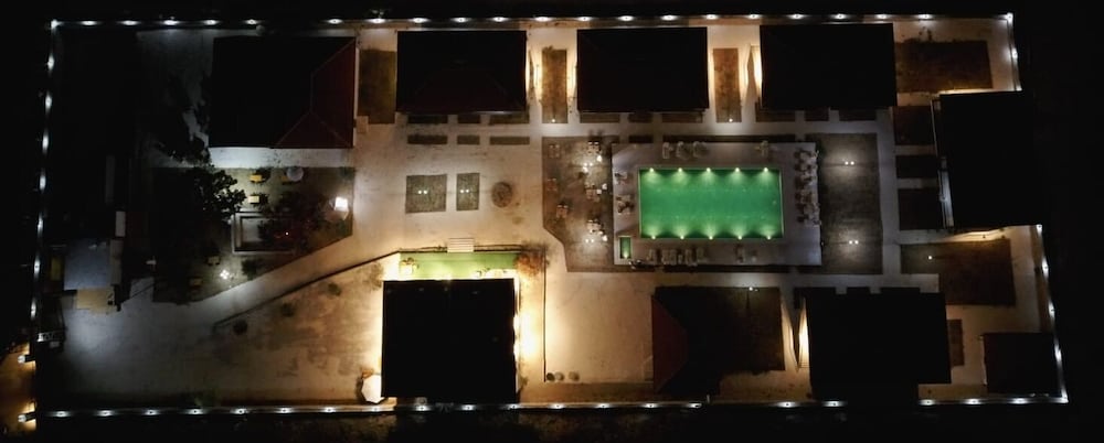 Hotel Rezve 11/25