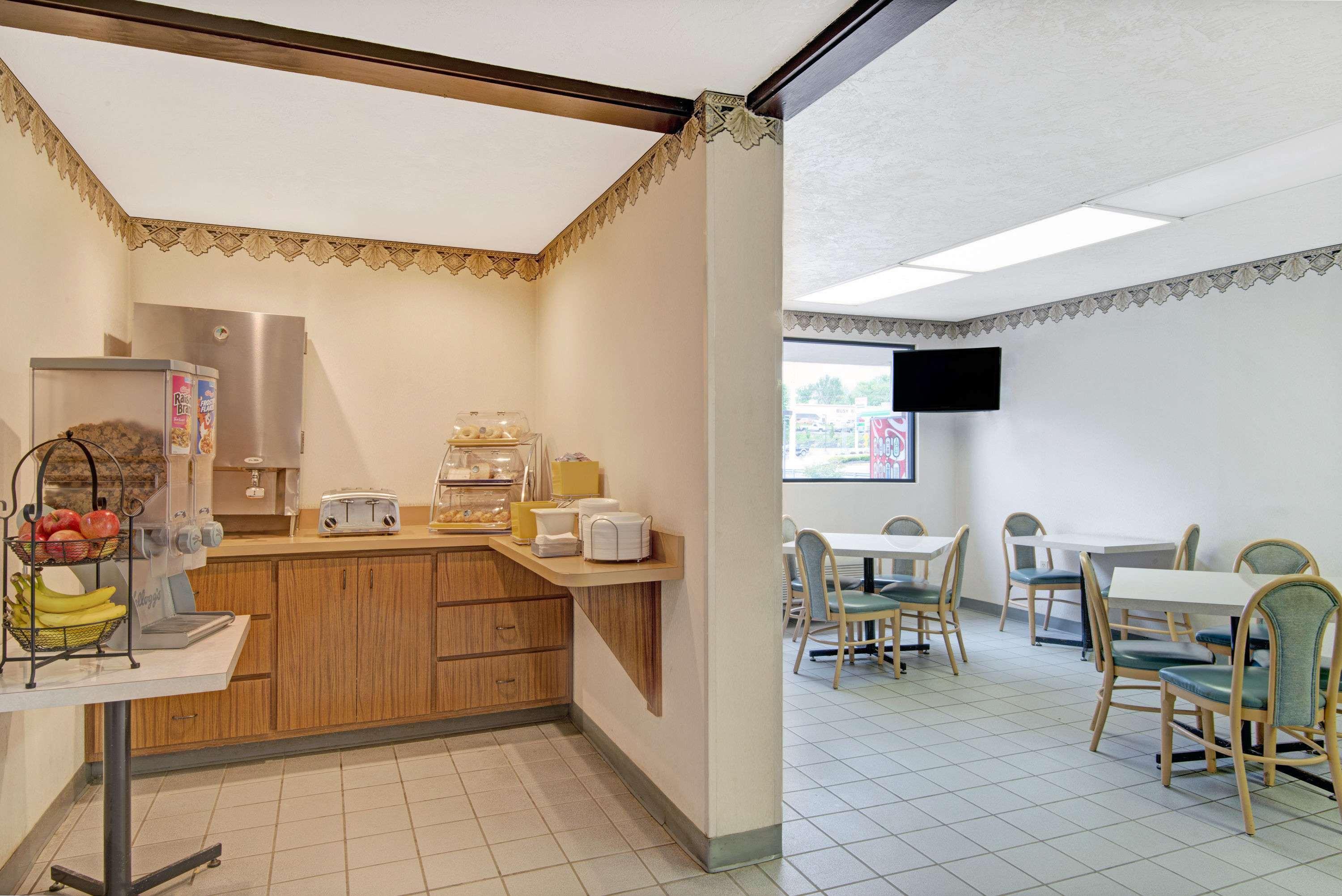 Days Inn by Wyndham Washington Pennsylvania 8/16
