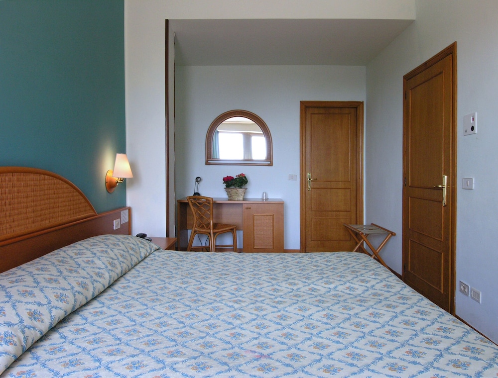 Hotel Cavalieri 24/50