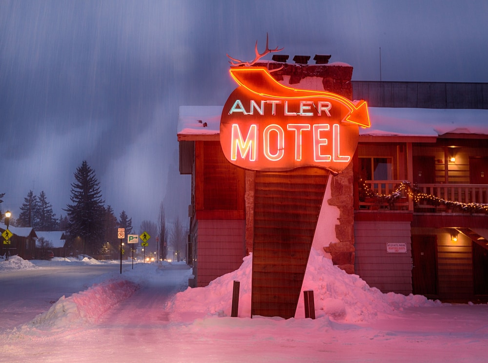 Antler Inn 4/47