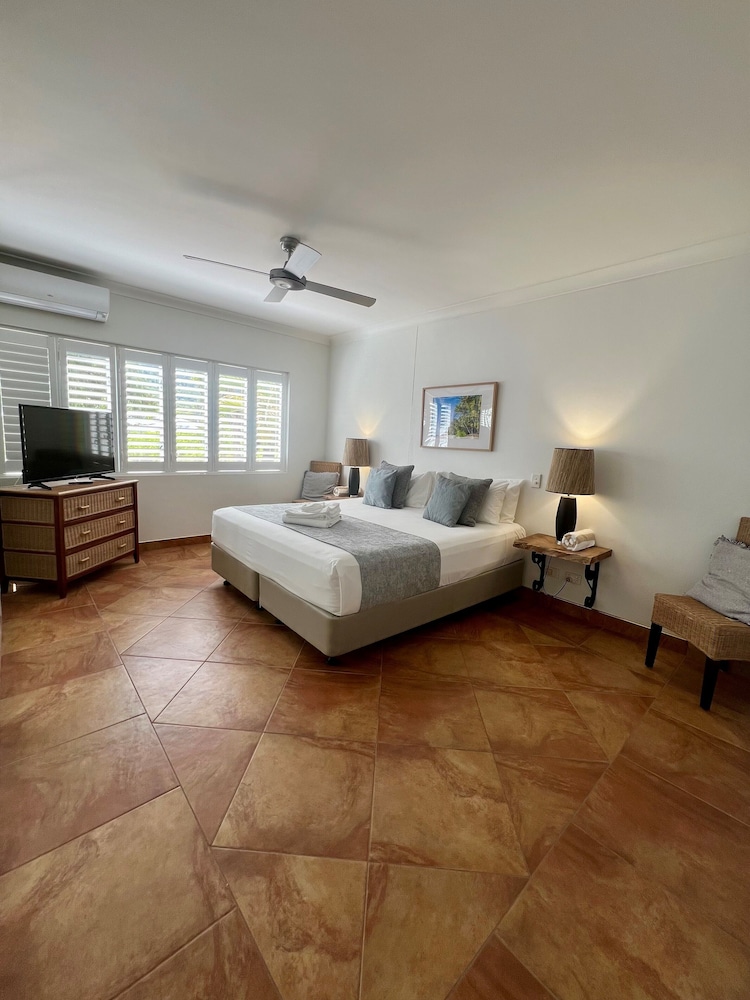 غرفة بسريرين كينج بإطلالة على الشاطئ بغرفتي نوم، Beachview Apartments at Villa Paradiso 2/6