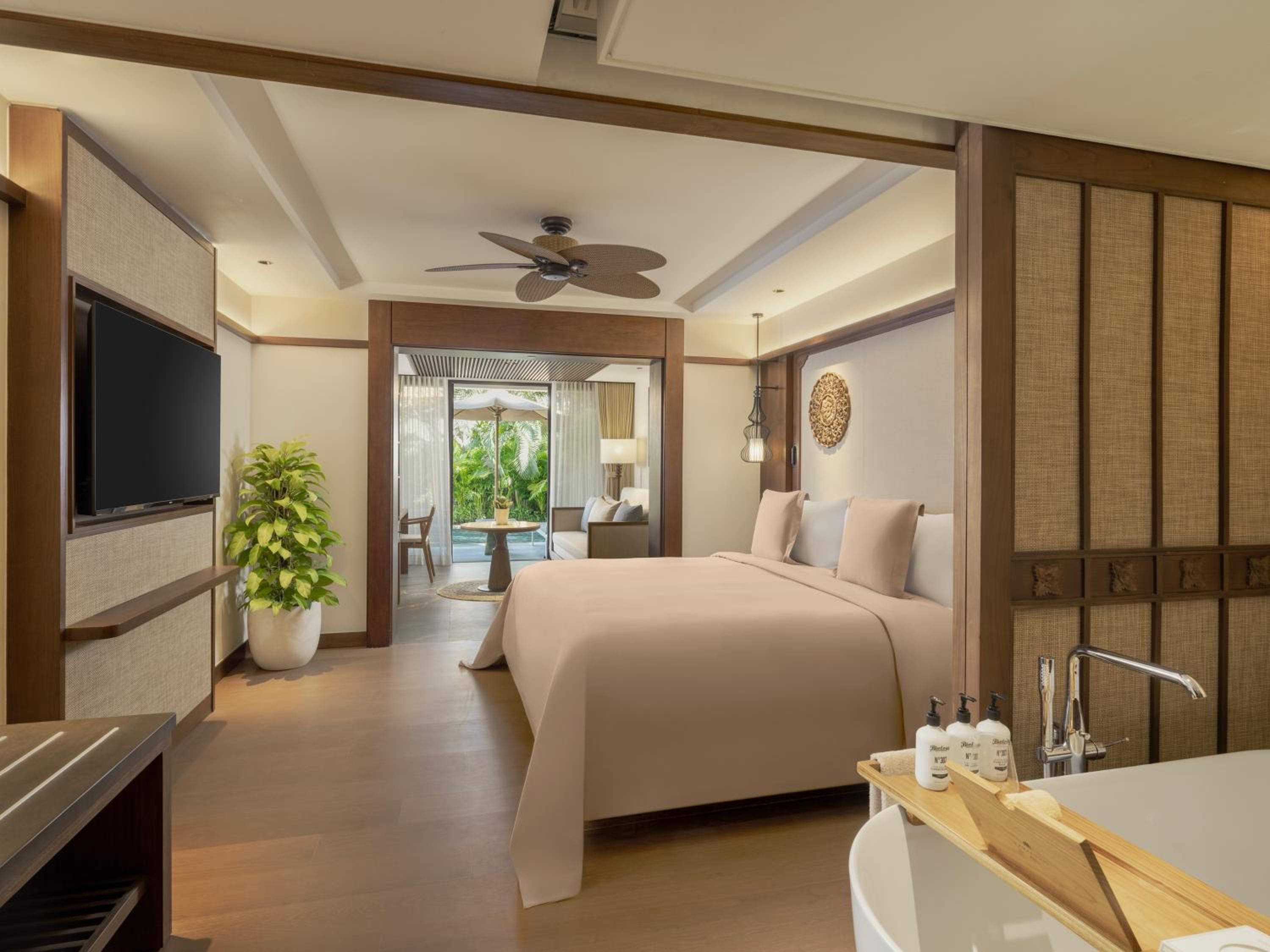 Reserve, Junior Suite, King Bed, Sofa