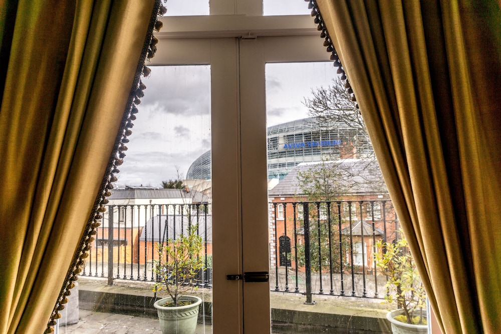 Butlers Townhouse 52/56