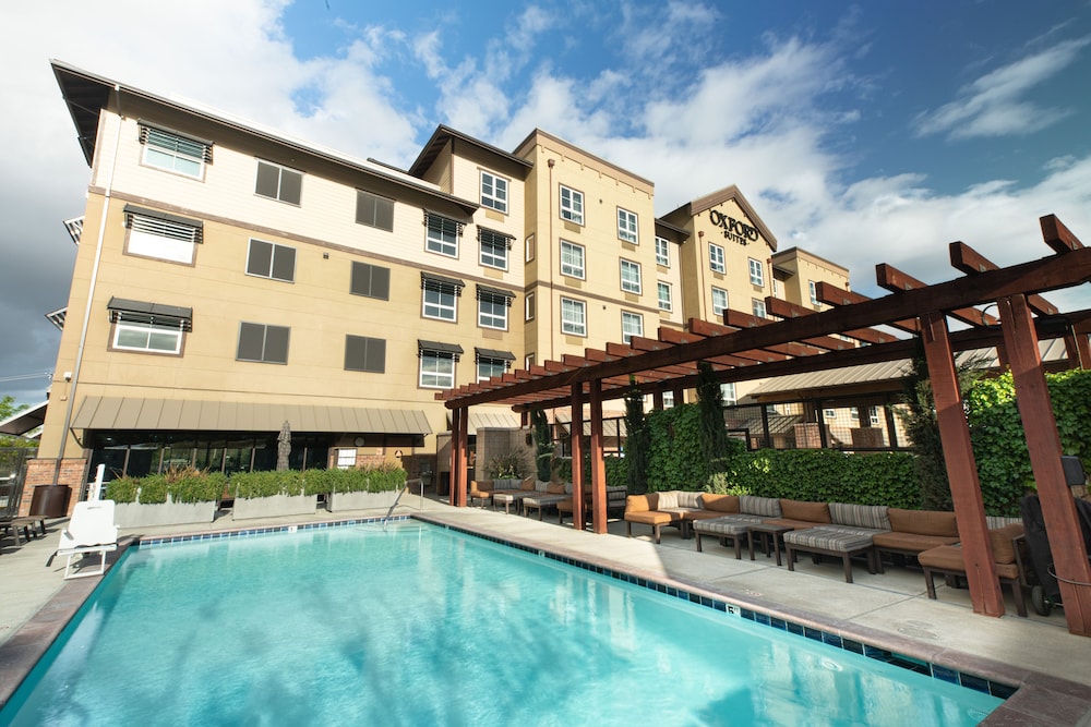 Oxford Suites Paso Robles 2/54