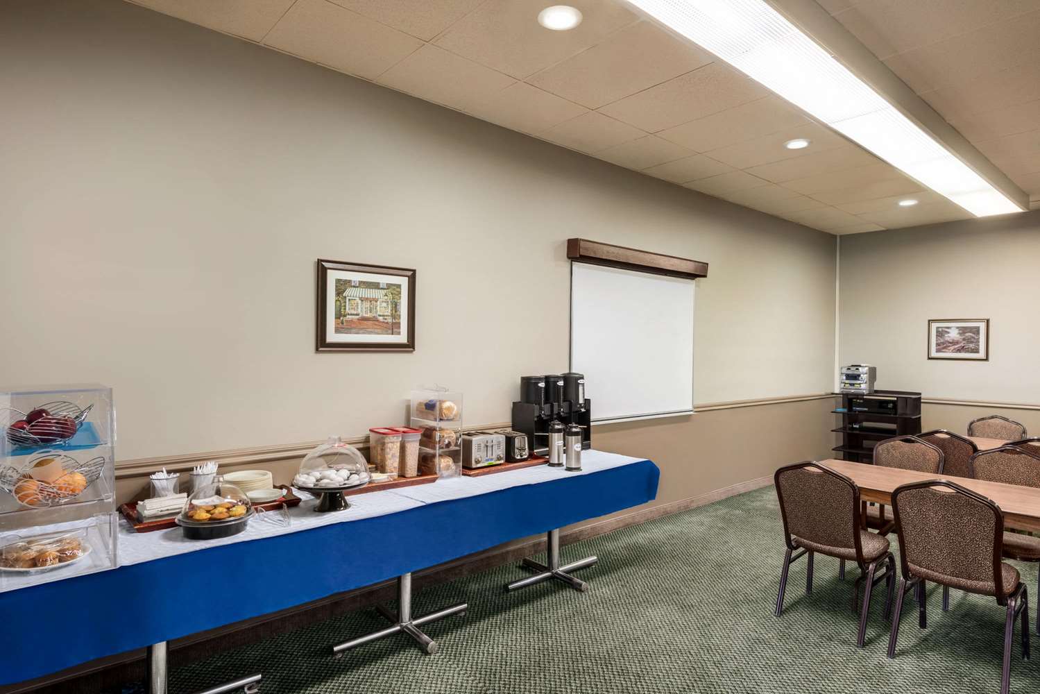 Travelodge by Wyndham Swift Current 43/53