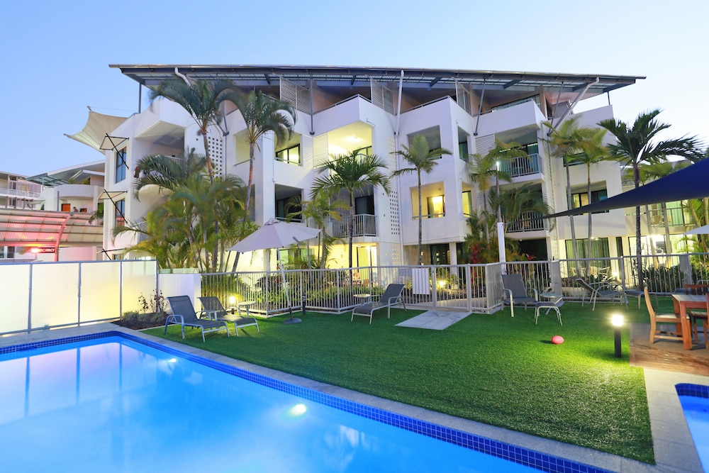 Beach Club Resort 4/71