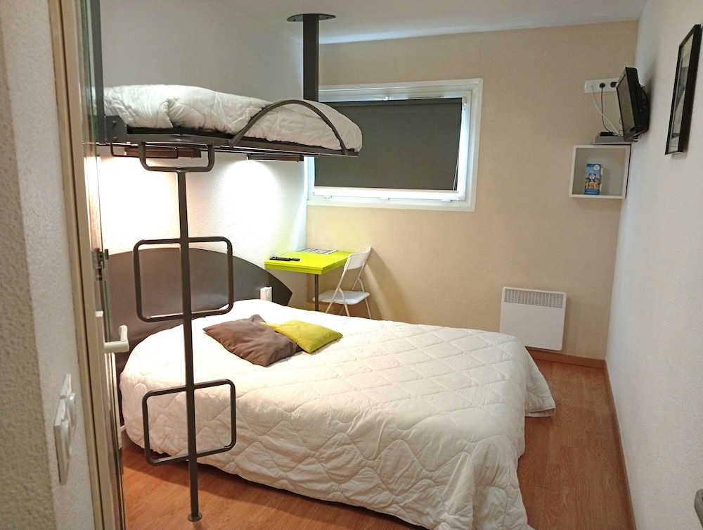 Good Night Hotel 17/37