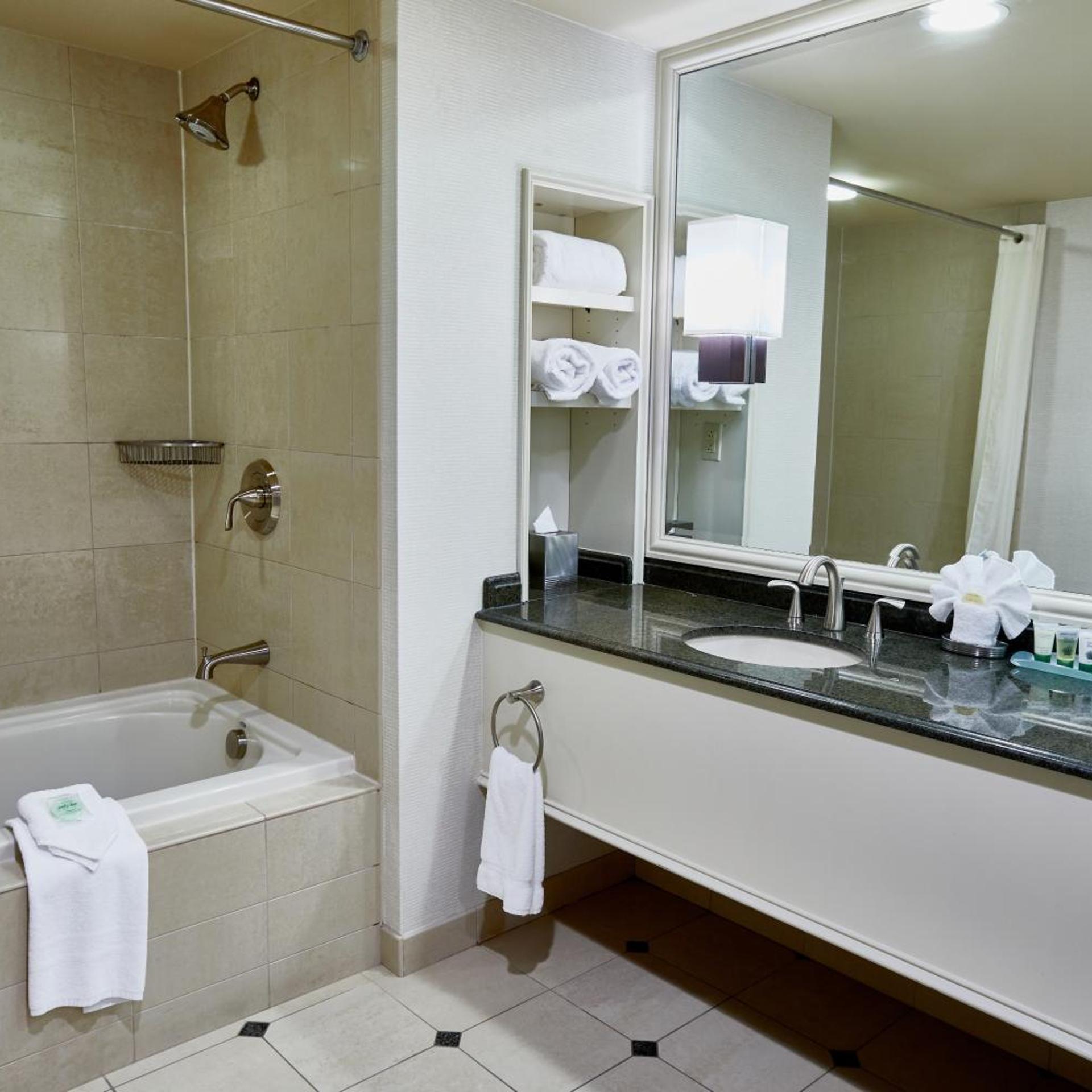 جناح جونيور بسرير كينج، Hollywood Casino St Louis 4/8