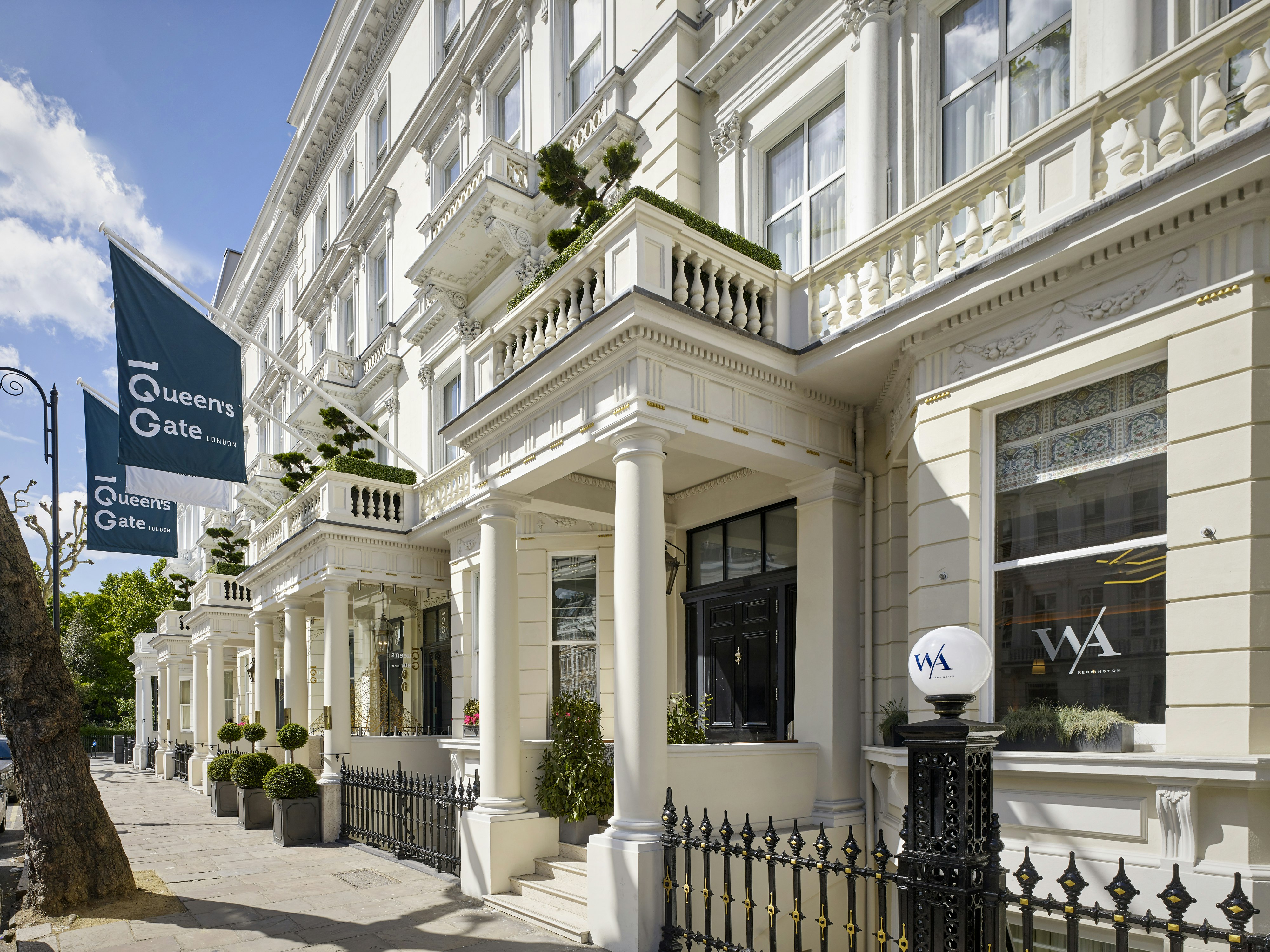 100 Queens Gate Hotel Curio Collection By Hilton in LONDON