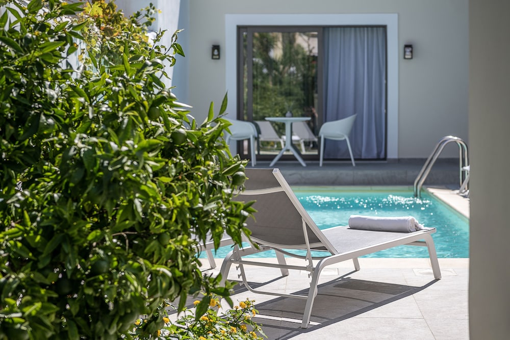 Epavli Boutique Hotel 56/65