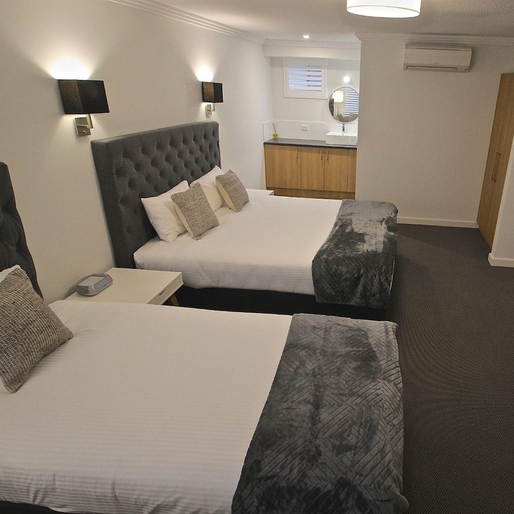 Quays Hotel 27/45