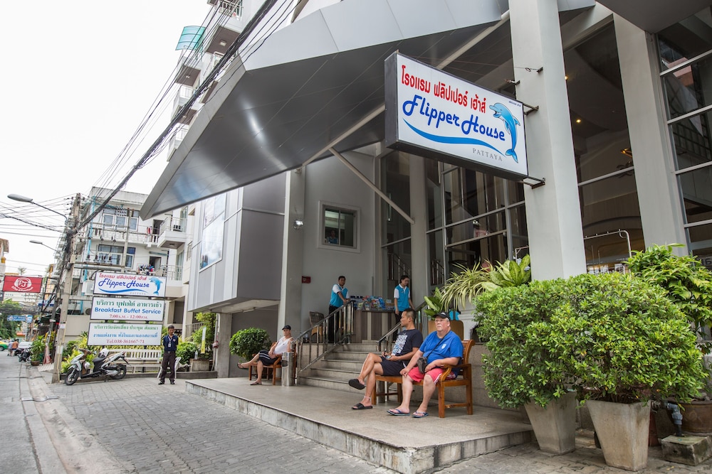 Flipper House Hotel Pattaya 6/48