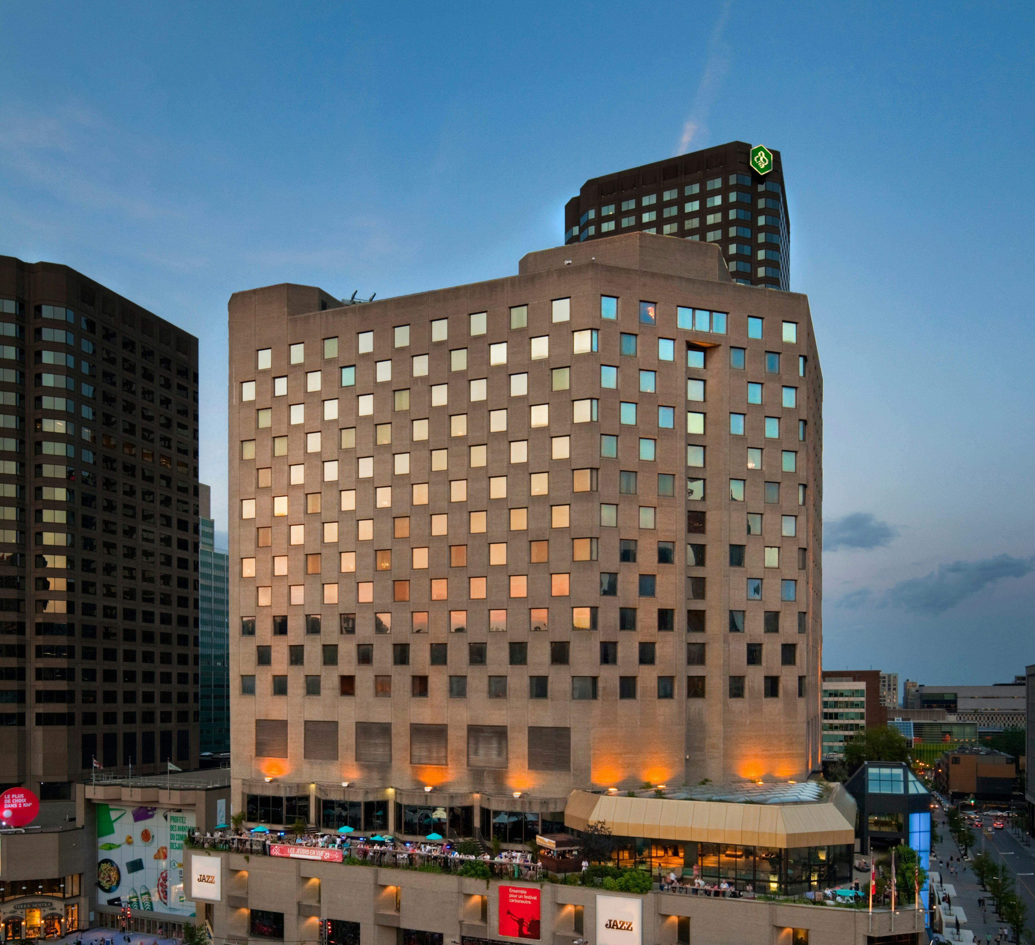 DoubleTree by Hilton Montreal in MONTREAL